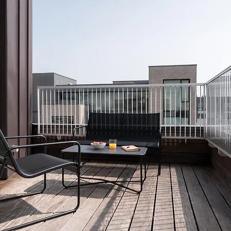 Penthouse With 2 Terraces & Harbour Views アパート